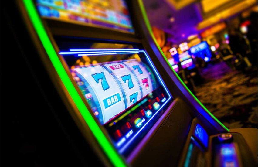 The Exciting World of Slot Machines & Lottery Games